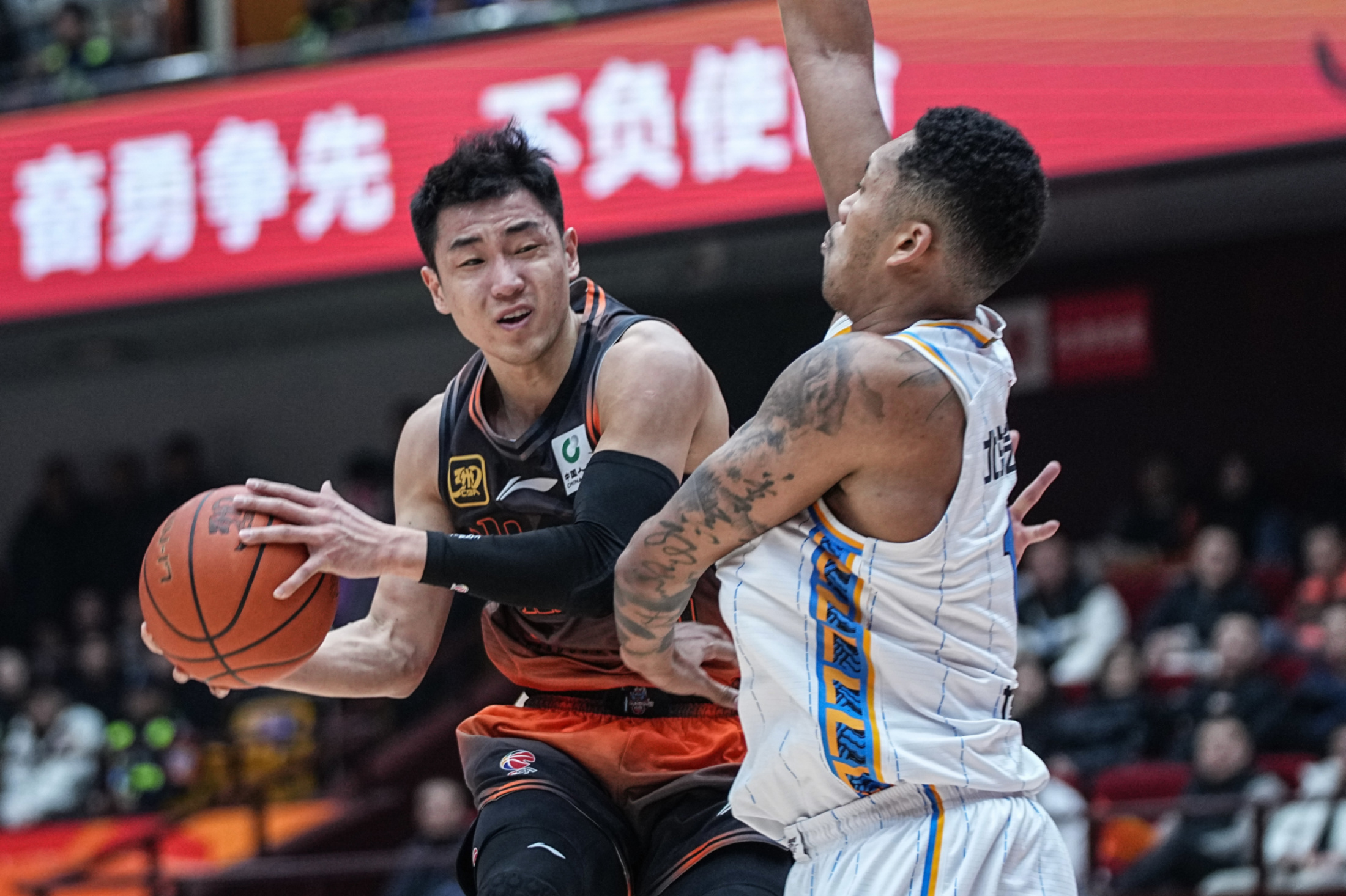 爱游戏体育下载-山东男篮迎意甲关键赛，今晚单刀错失，赛场秩序良好，医务组通报恢复的简单介绍