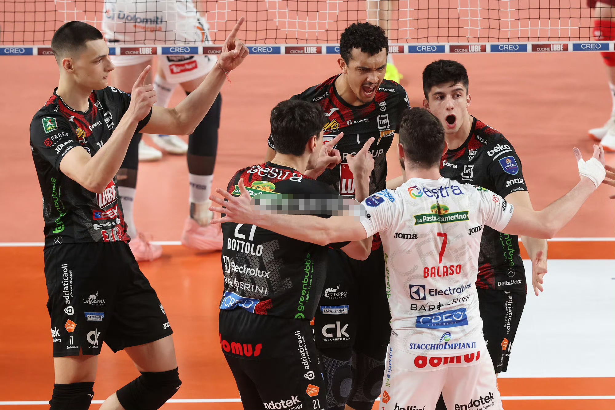 爱游戏体育下载-集结日洛杉矶快船备战意大利杯,战术微调细节曝光,质疑声仍在,资深球员宣示担当的简单介绍