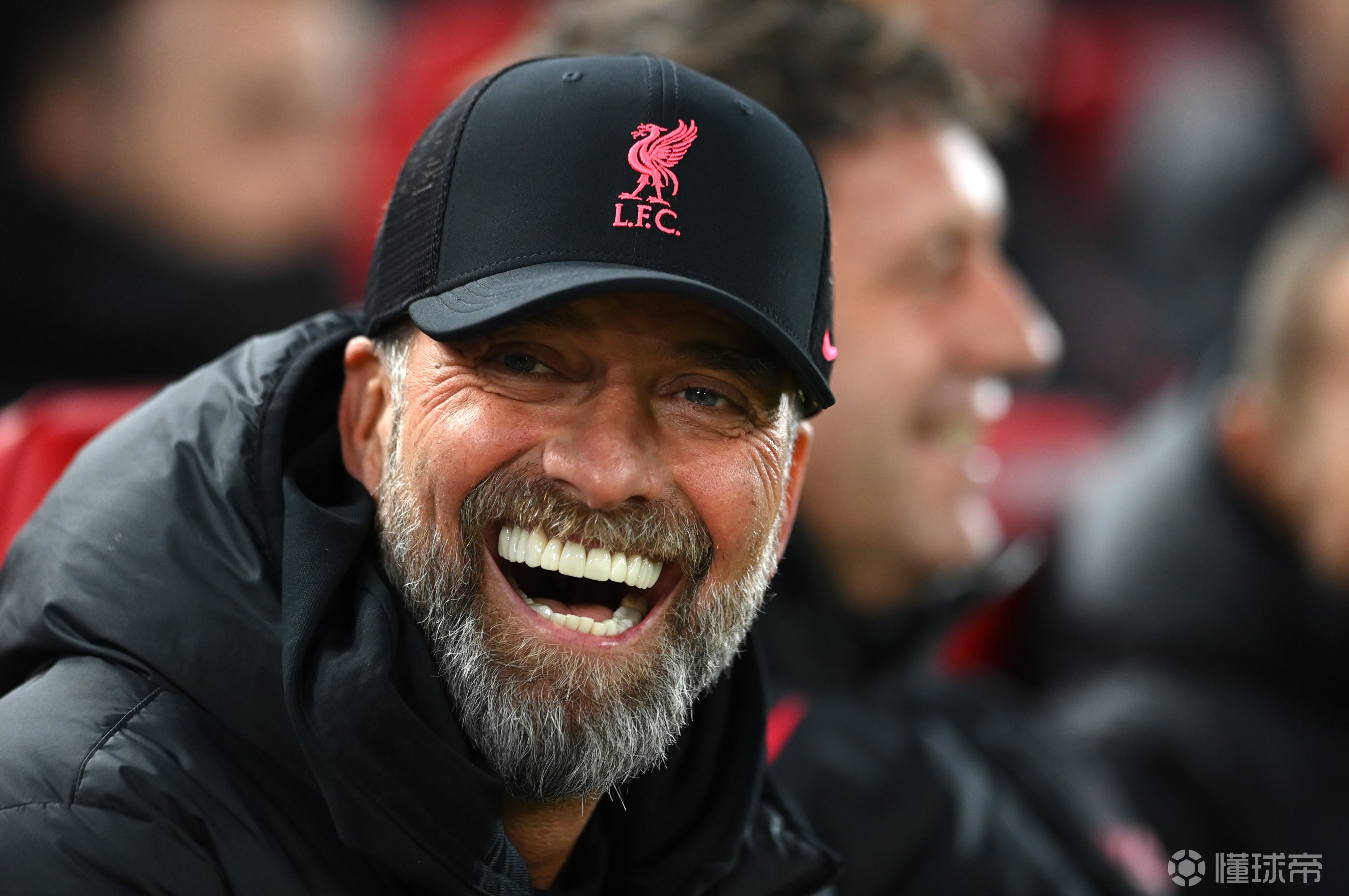 爱游戏体育-转会期体能课后；利物浦迎来里程碑备战荷甲；球迷炸锅；赛程密集仍需轮换(10位时间戳在线转换)